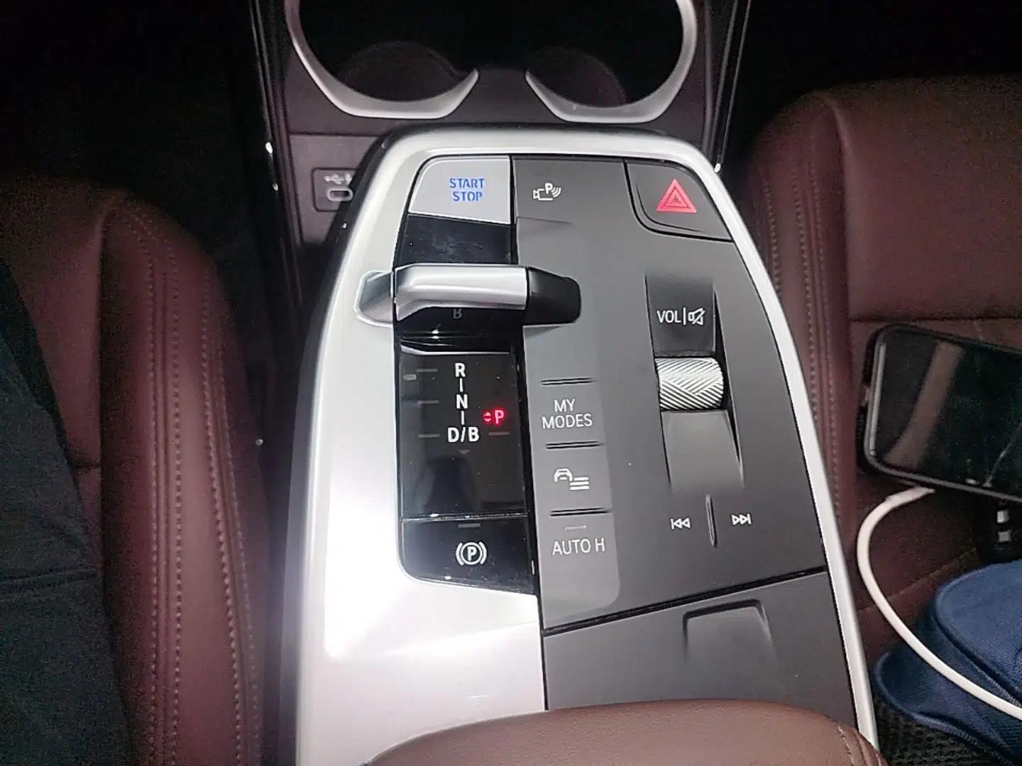 BMW iX1 2023 xDrive30L X Design Package — миниатюра 17