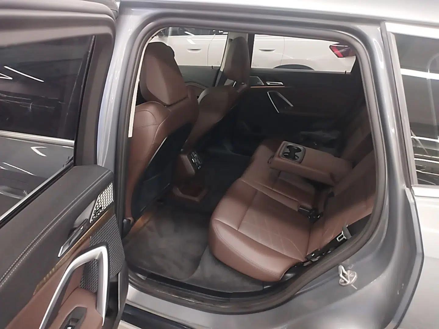 BMW iX1 2023 xDrive30L X Design Package — миниатюра 20