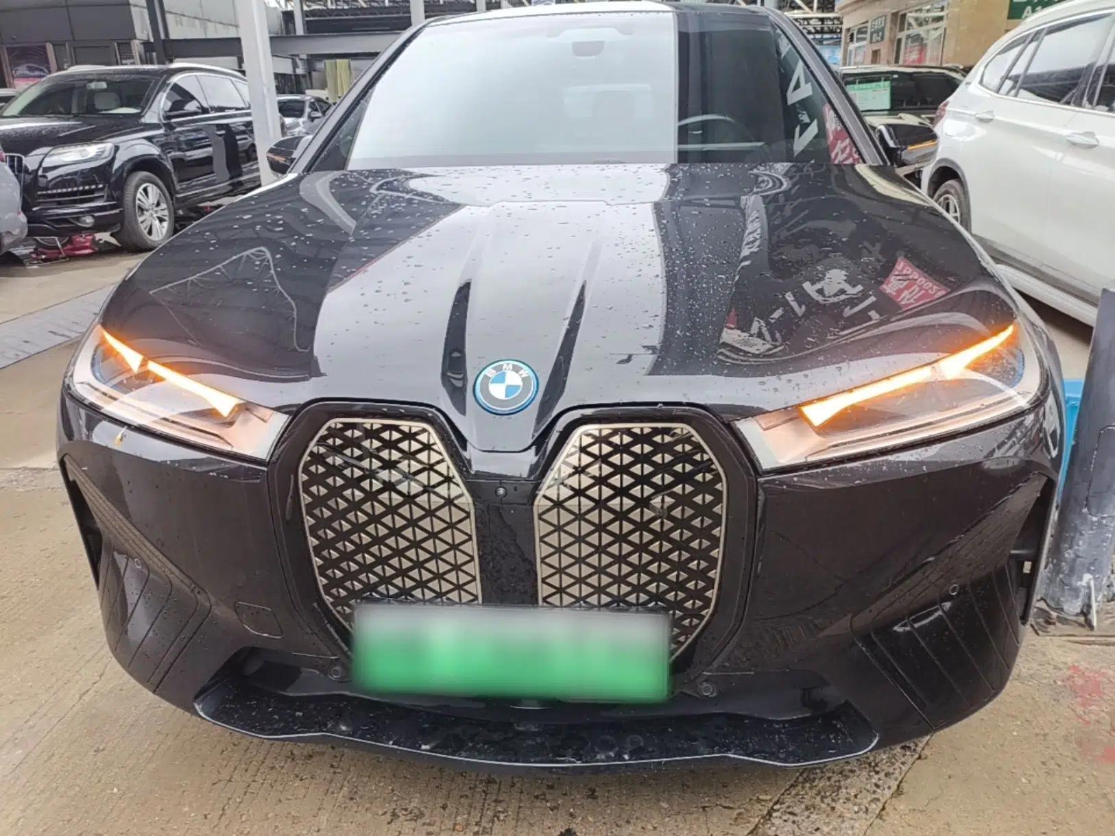 BMW iX 2022 xDrive40 — миниатюра 2