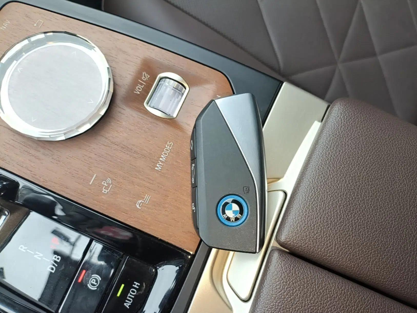 BMW iX 2022 xDrive40 — миниатюра 12