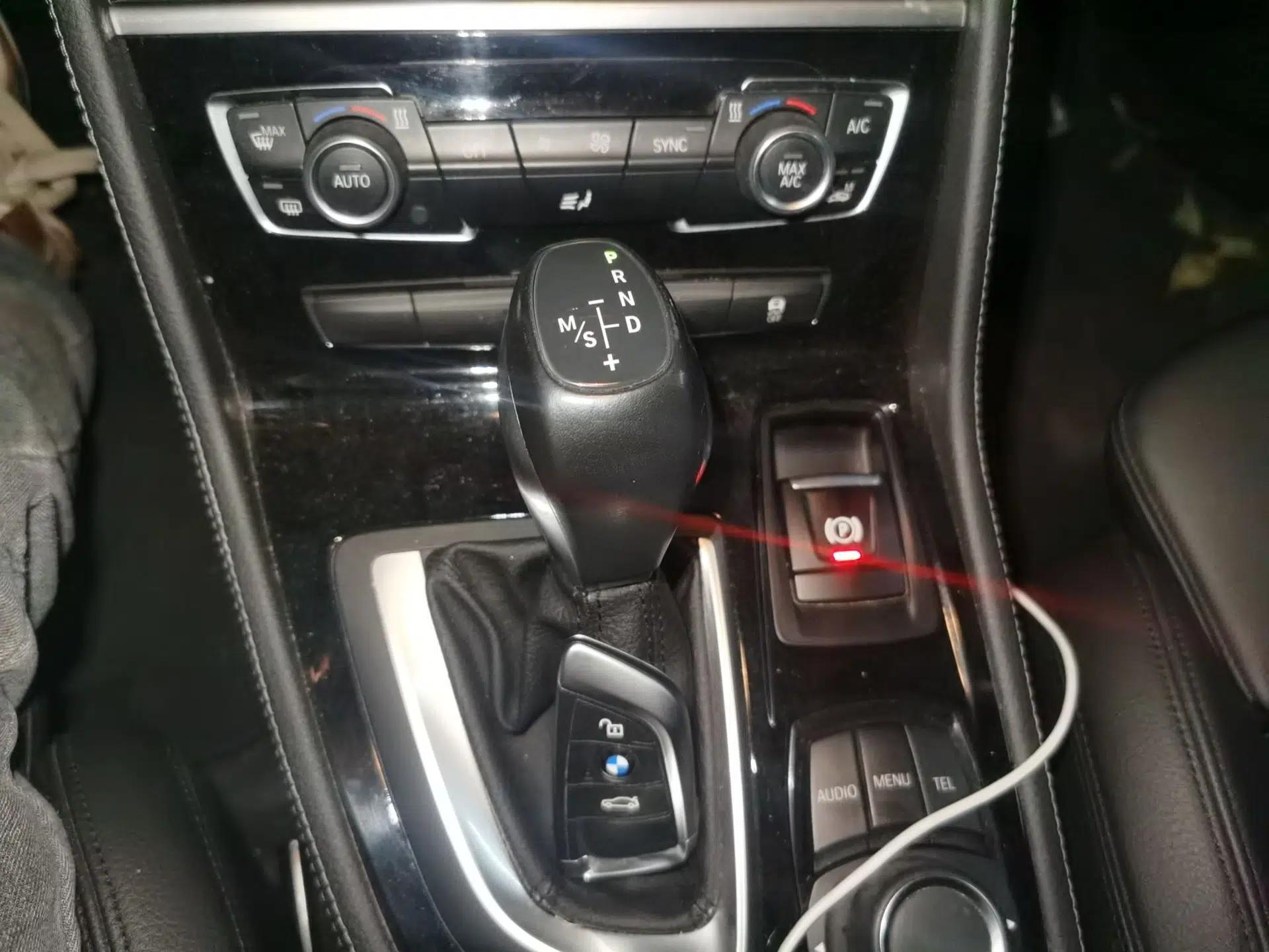 BMW 2 Series Active Tourer 2016 218i Sports Design Package — миниатюра 15