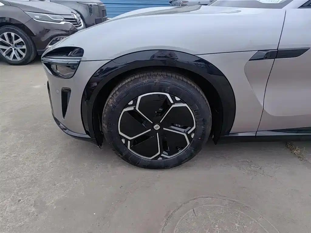 Xiaomi YU7 2025 Model - Long Battery Life Rear-Wheel Drive Edition — миниатюра 23
