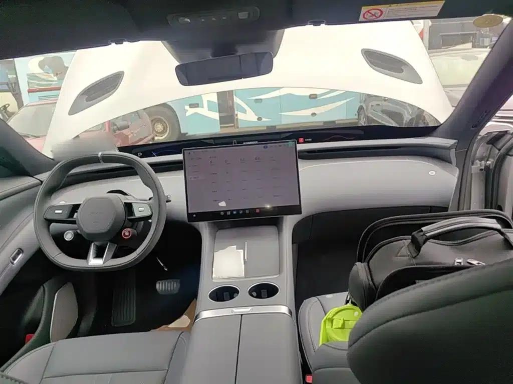 Xiaomi YU7 2025 Model - Long Battery Life Rear-Wheel Drive Edition — миниатюра 10