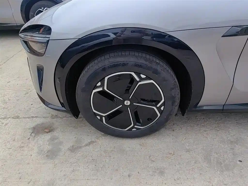 Xiaomi YU7 2025 Model - Long Battery Life Rear-Wheel Drive Edition — миниатюра 23