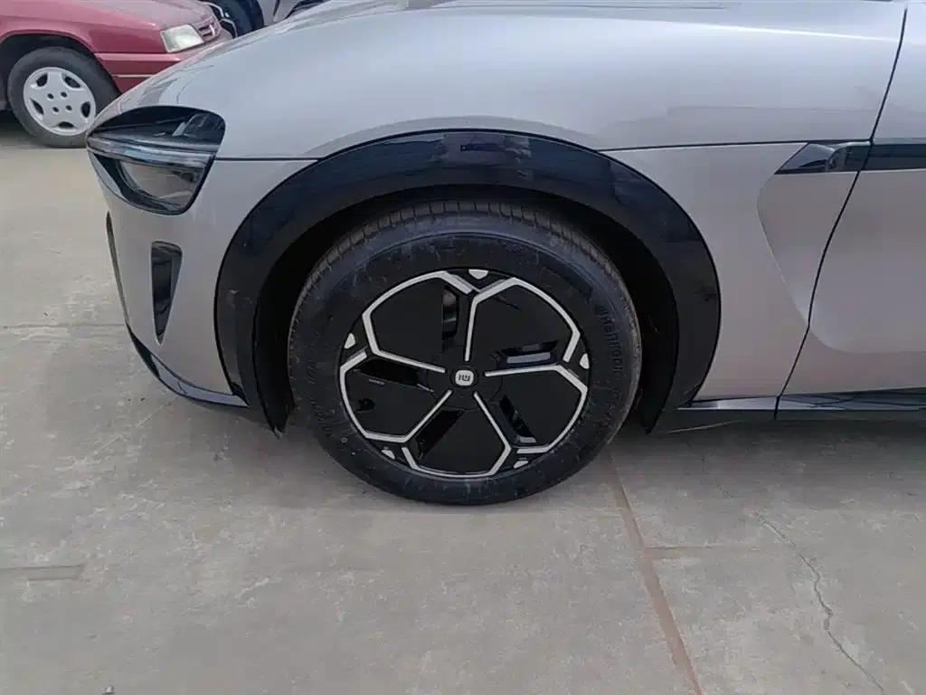 Xiaomi YU7 2025 Model - Long Battery Life Rear-Wheel Drive Edition — миниатюра 23