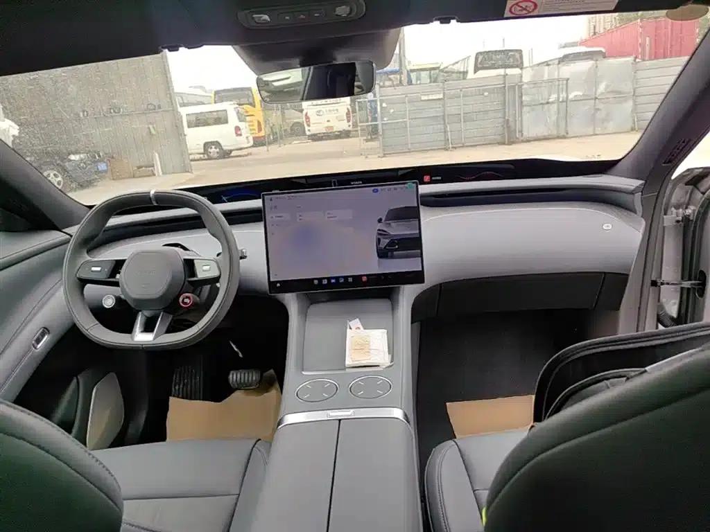 Xiaomi YU7 2025 Model - Long Battery Life Rear-Wheel Drive Edition — миниатюра 10