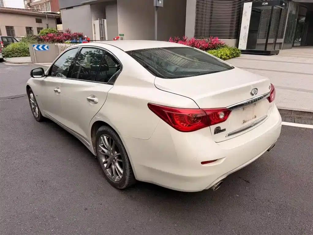 Infiniti Q50L 2016 2.0T Enjoy Edition — миниатюра 8