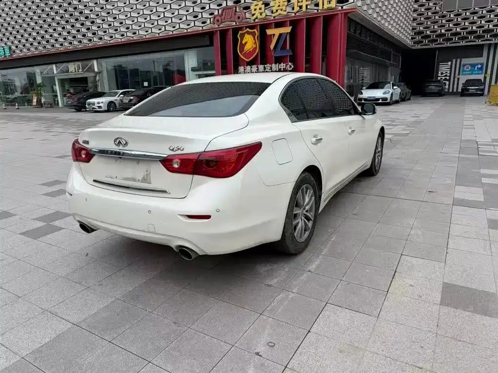 Infiniti Q50L 2016 2.0T Comfort Edition — миниатюра 7
