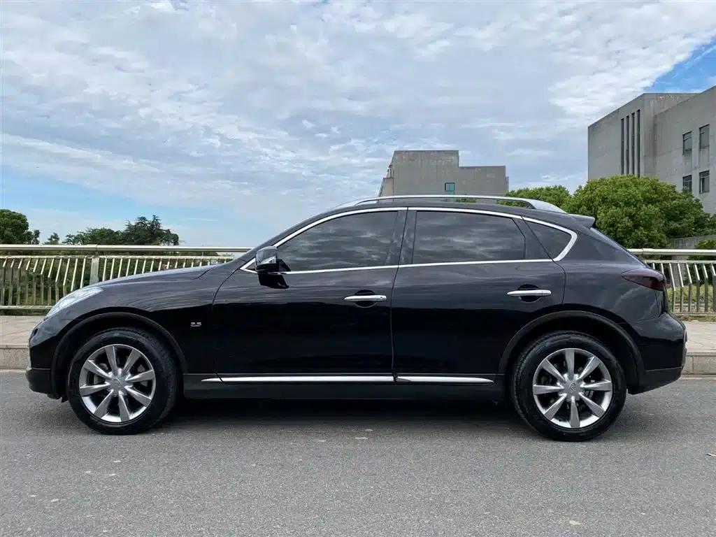 Infiniti QX50 2015 2.5L Comfort Edition — миниатюра 2