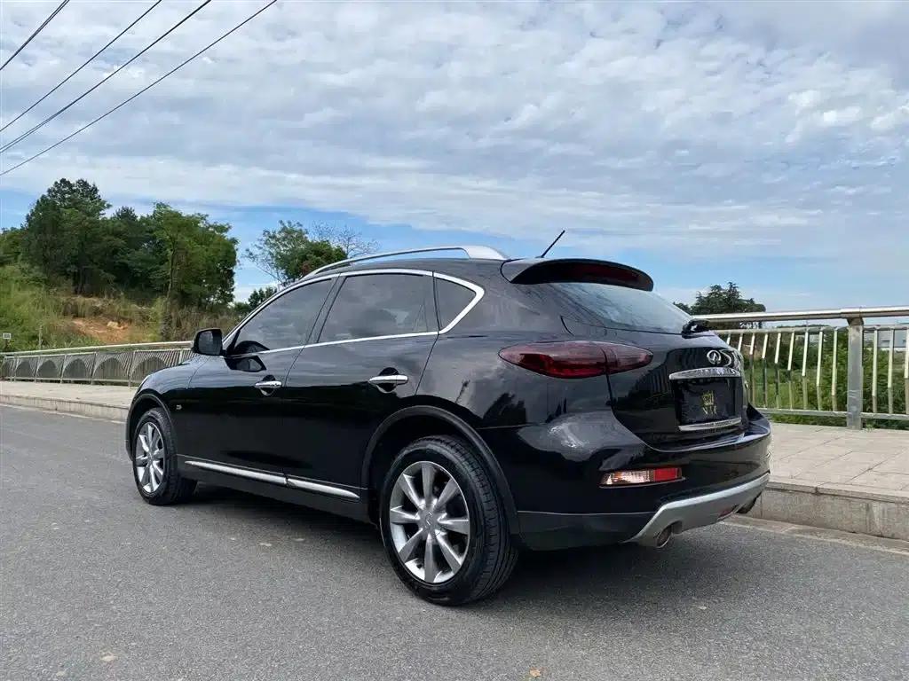 Infiniti QX50 2015 2.5L Comfort Edition — миниатюра 3