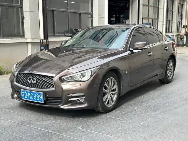 Infiniti Q50 2014 3.7L Comfort Edition