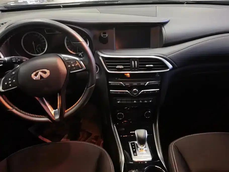 Infiniti QX30 2017 1.6T 2WD Fashion Edition — миниатюра 12