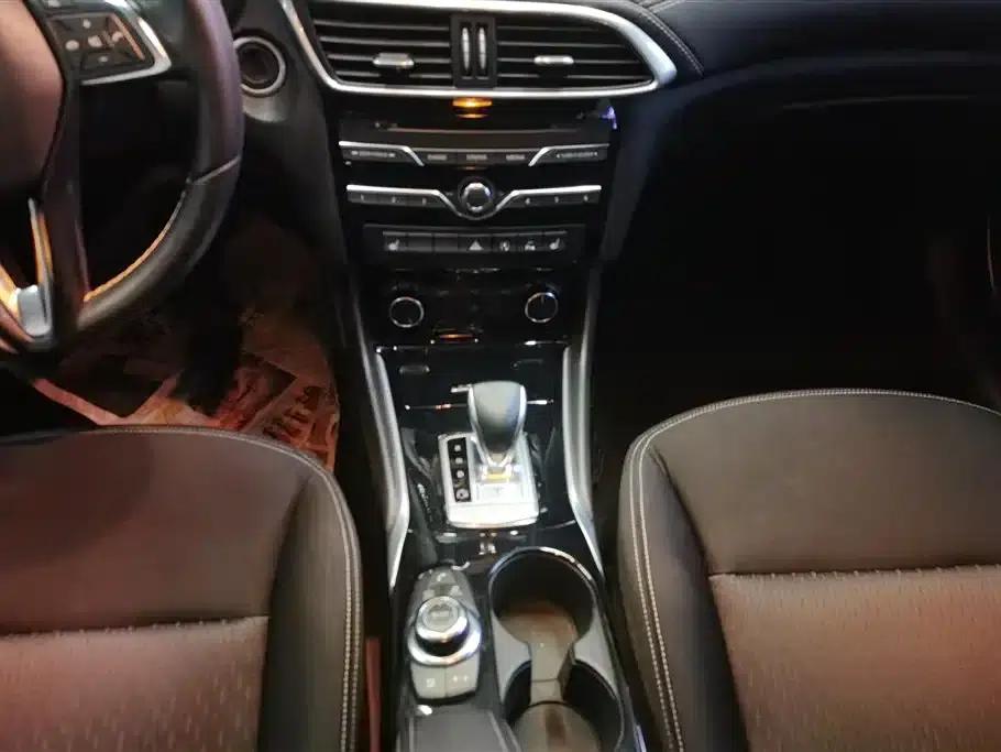 Infiniti QX30 2017 1.6T 2WD Fashion Edition — миниатюра 16