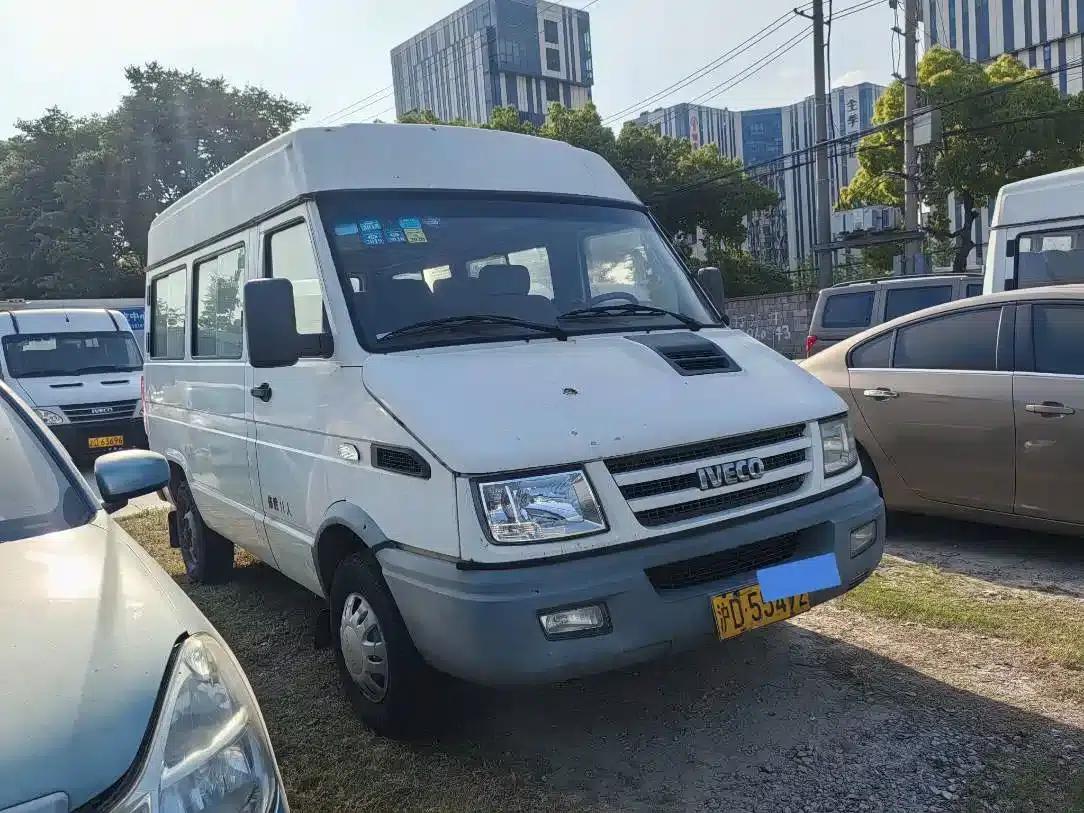 Iveco DeYi 2014 Model 2.8T-A35 NJ6495ACZ43S4 — миниатюра 3