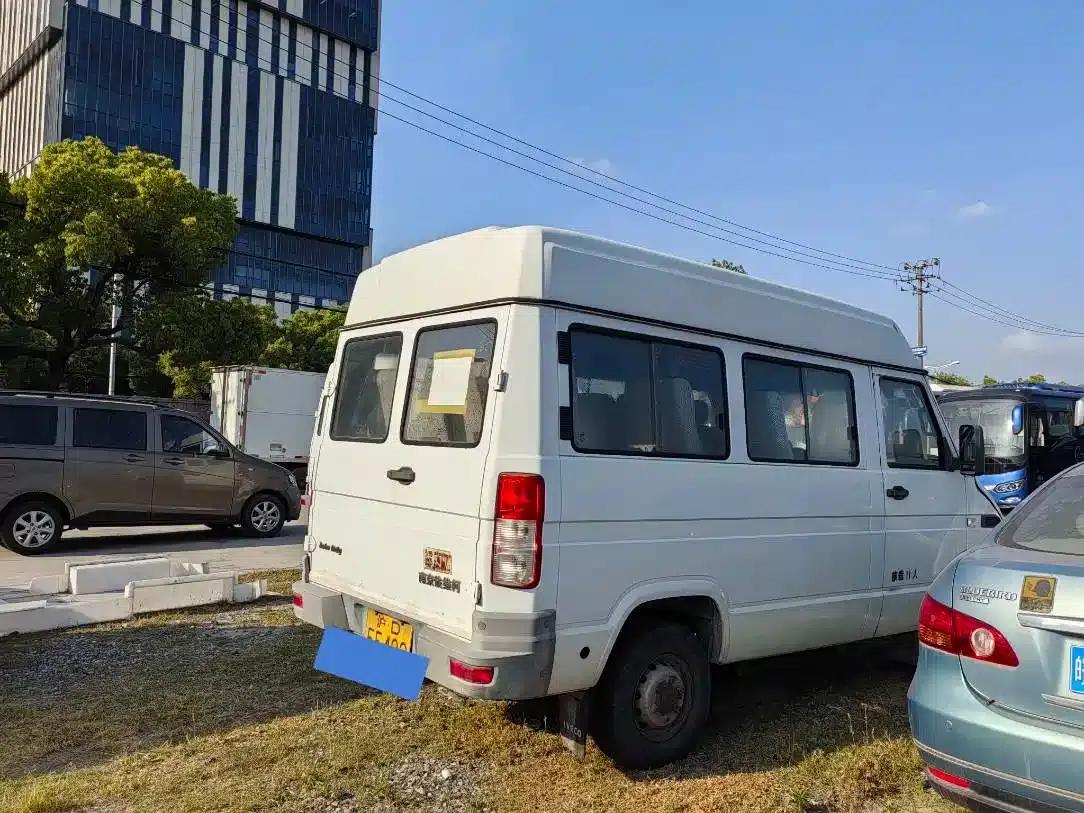 Iveco DeYi 2014 Model 2.8T-A35 NJ6495ACZ43S4 — миниатюра 4