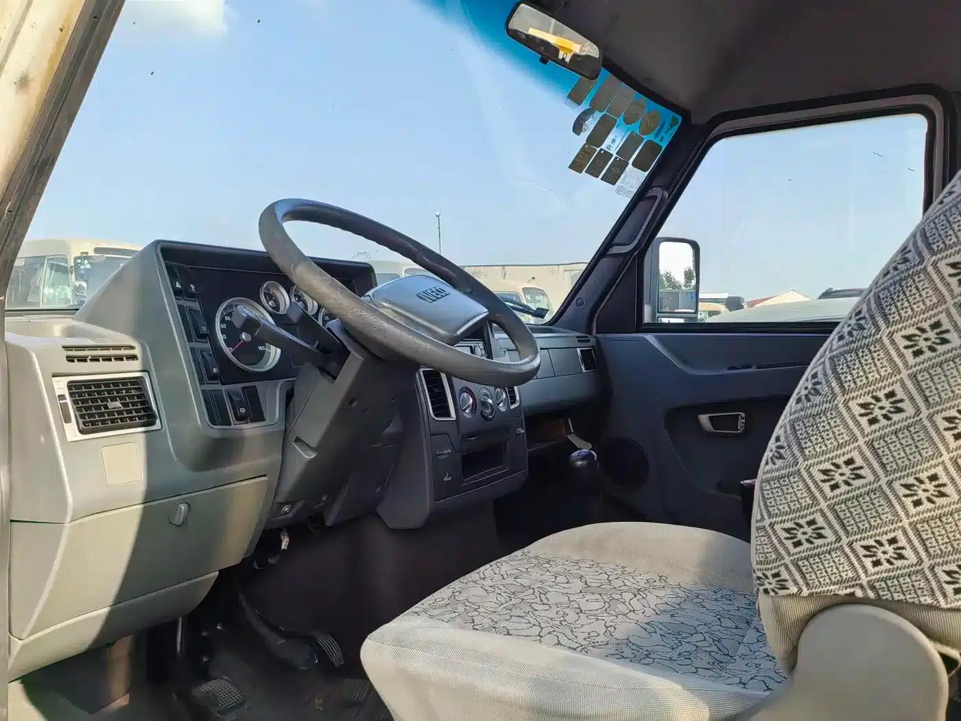 Iveco DeYi 2014 Model 2.8T-A35 NJ6495ACZ43S4 — миниатюра 8