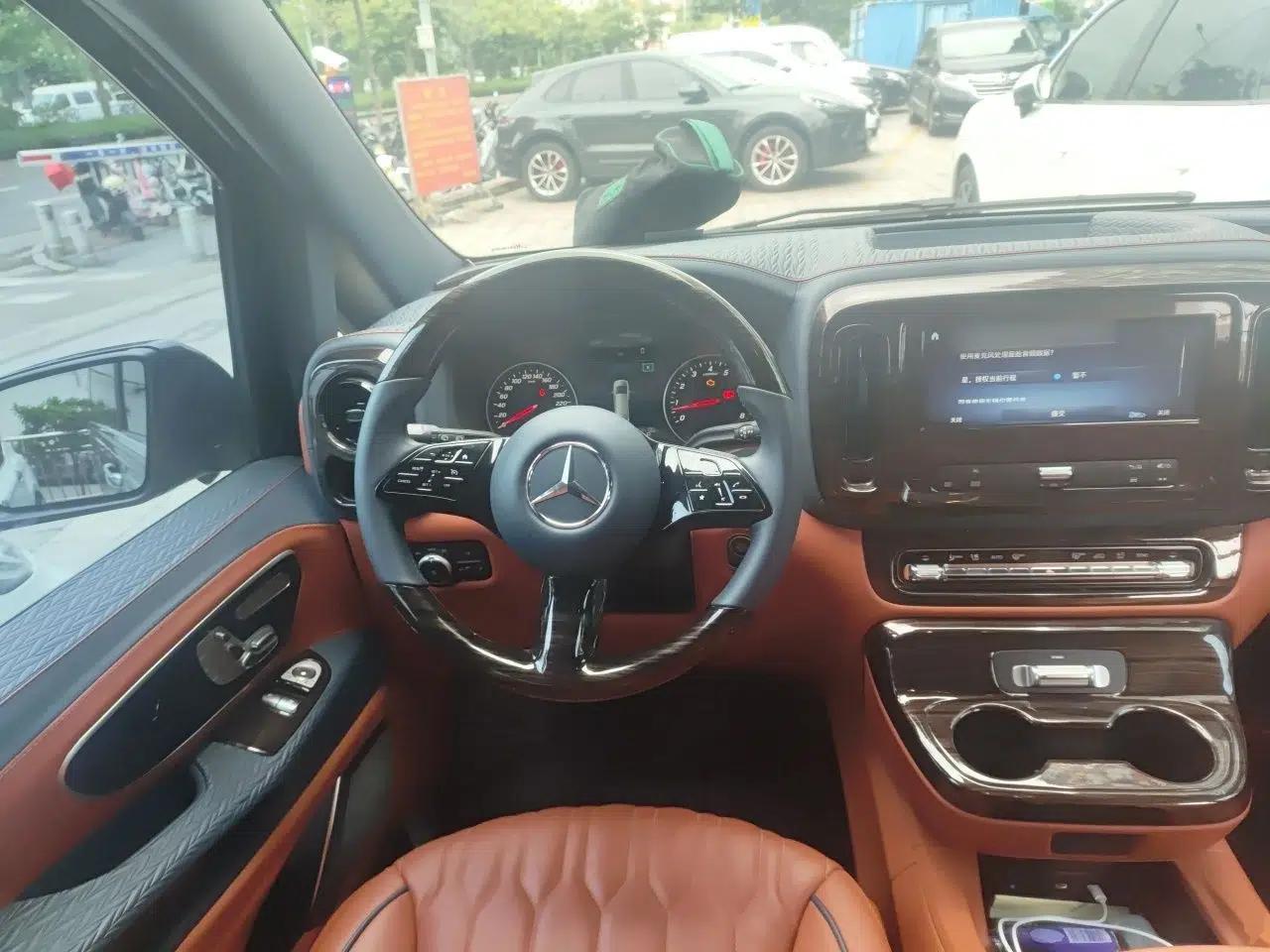 Mercedes-Benz Vito 2024 2.0T Elite Version 7 Seats — миниатюра 11