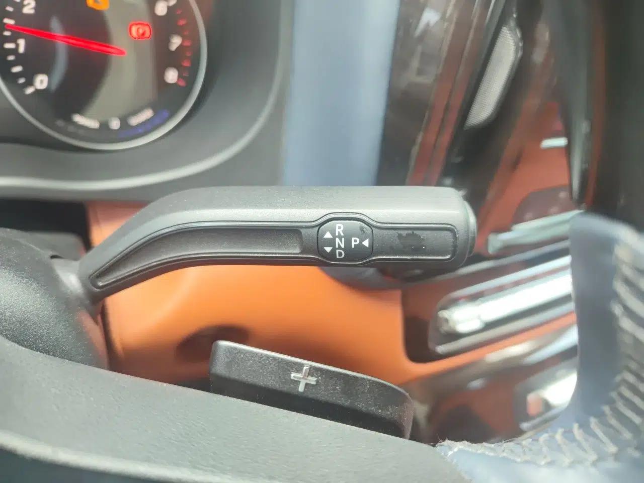 Mercedes-Benz Vito 2024 2.0T Elite Version 7 Seats — миниатюра 15