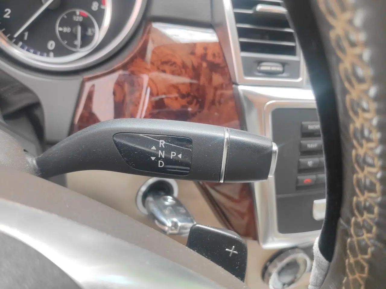 Mercedes-Benz M-Class 2012 ML 350 Sport Edition — миниатюра 15