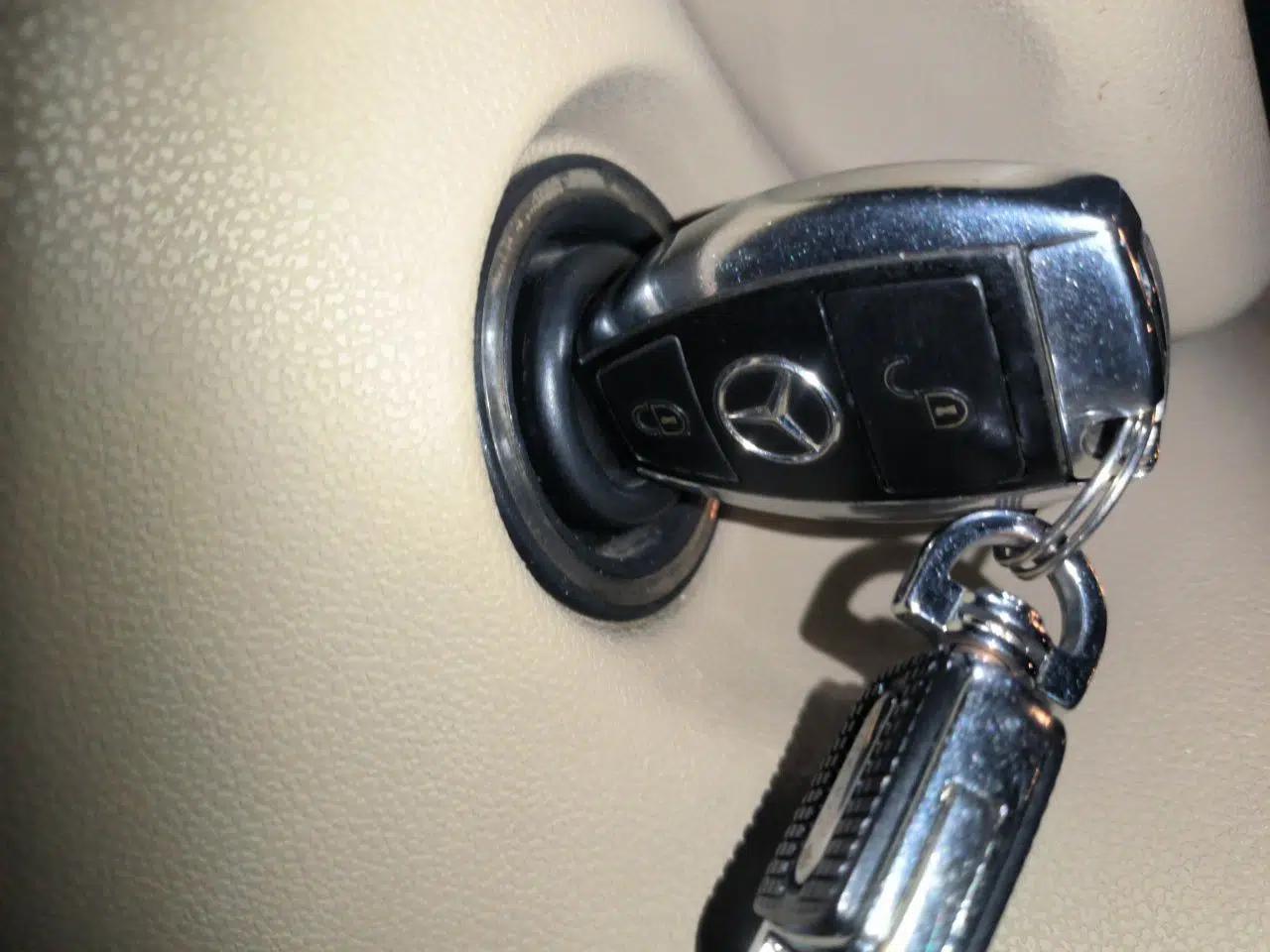Mercedes-Benz R-Class 2011 R 300 L Business Model — миниатюра 9