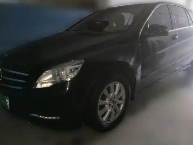 Mercedes-Benz R-Class 2011 R 300 L Business Model