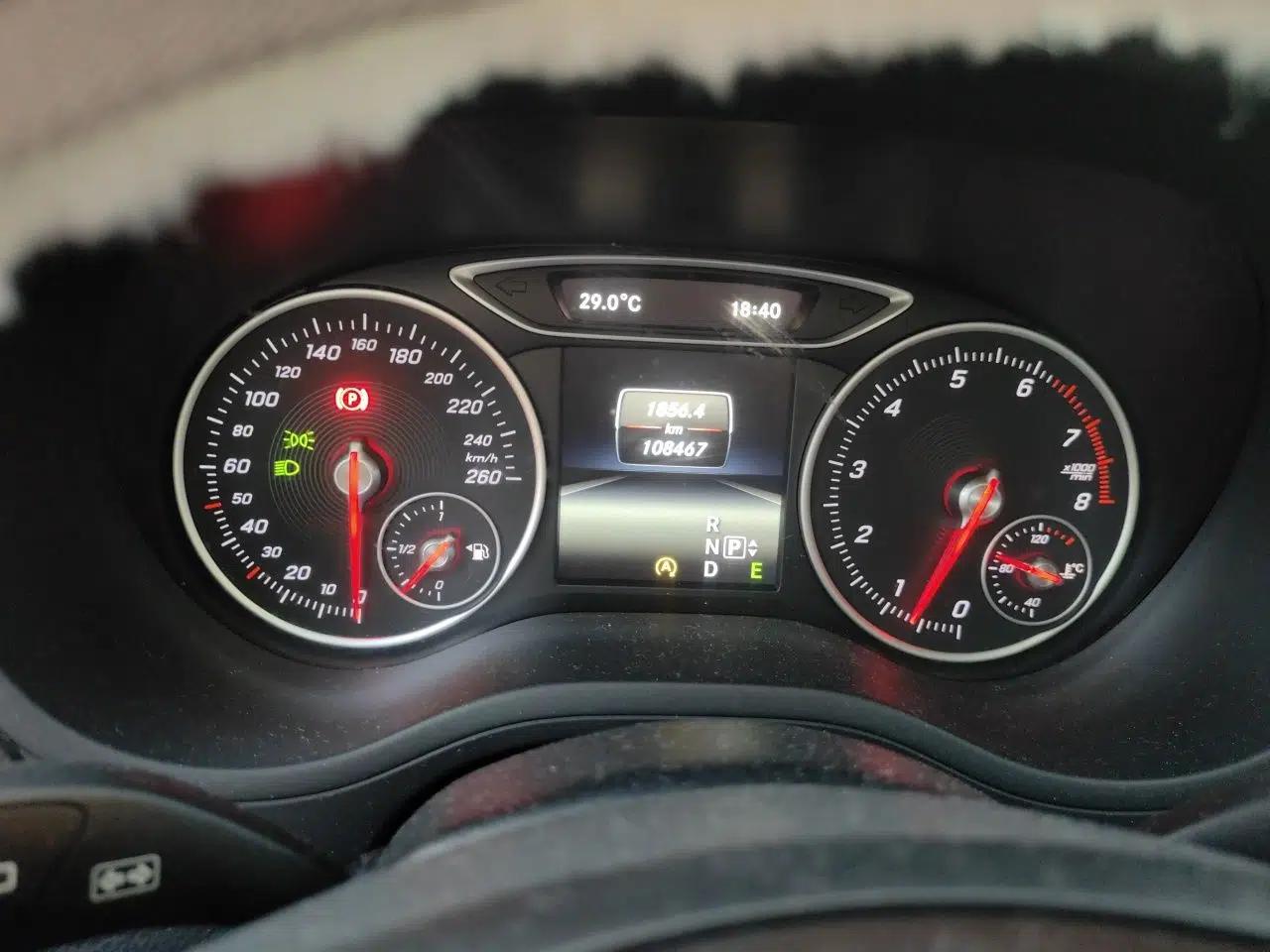Mercedes-Benz B-Class 2015 B 200 Fashion Model — миниатюра 12