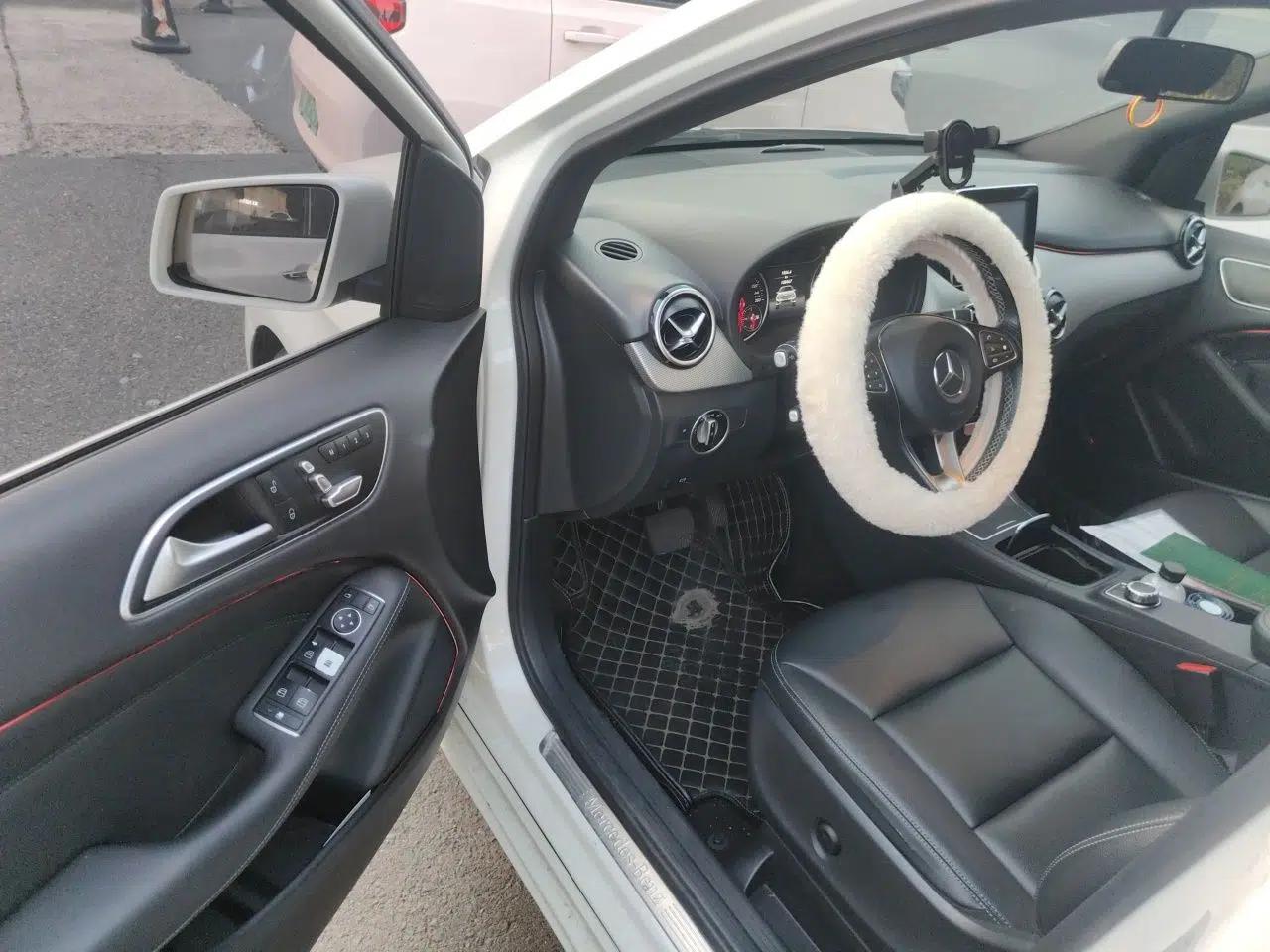 Mercedes-Benz B-Class 2015 B 200 Fashion Model — миниатюра 17