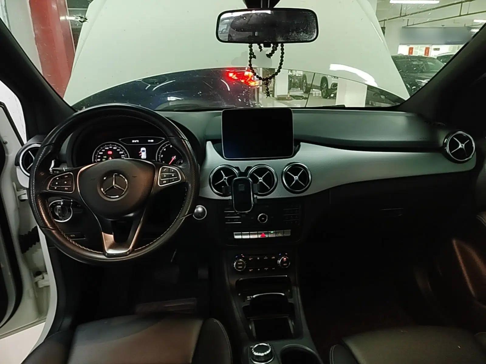 Mercedes-Benz B-Class 2018 B 200 Fashion Model — миниатюра 13