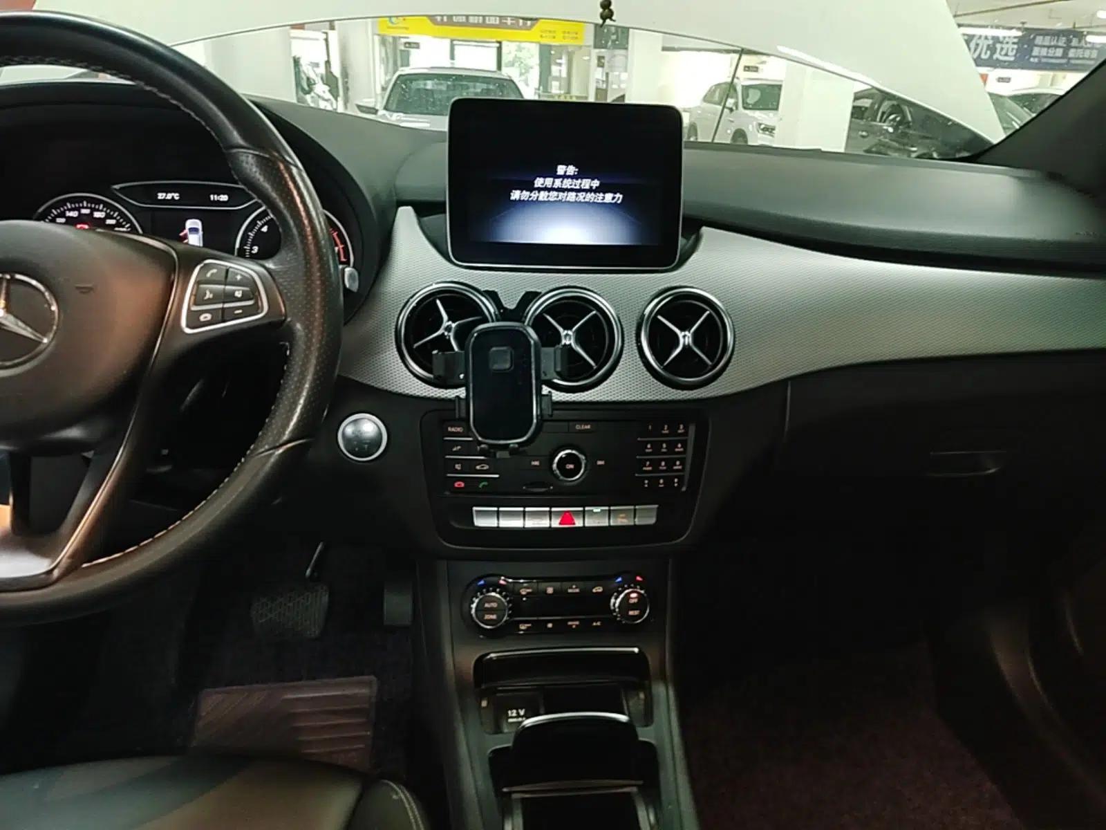 Mercedes-Benz B-Class 2018 B 200 Fashion Model — миниатюра 16