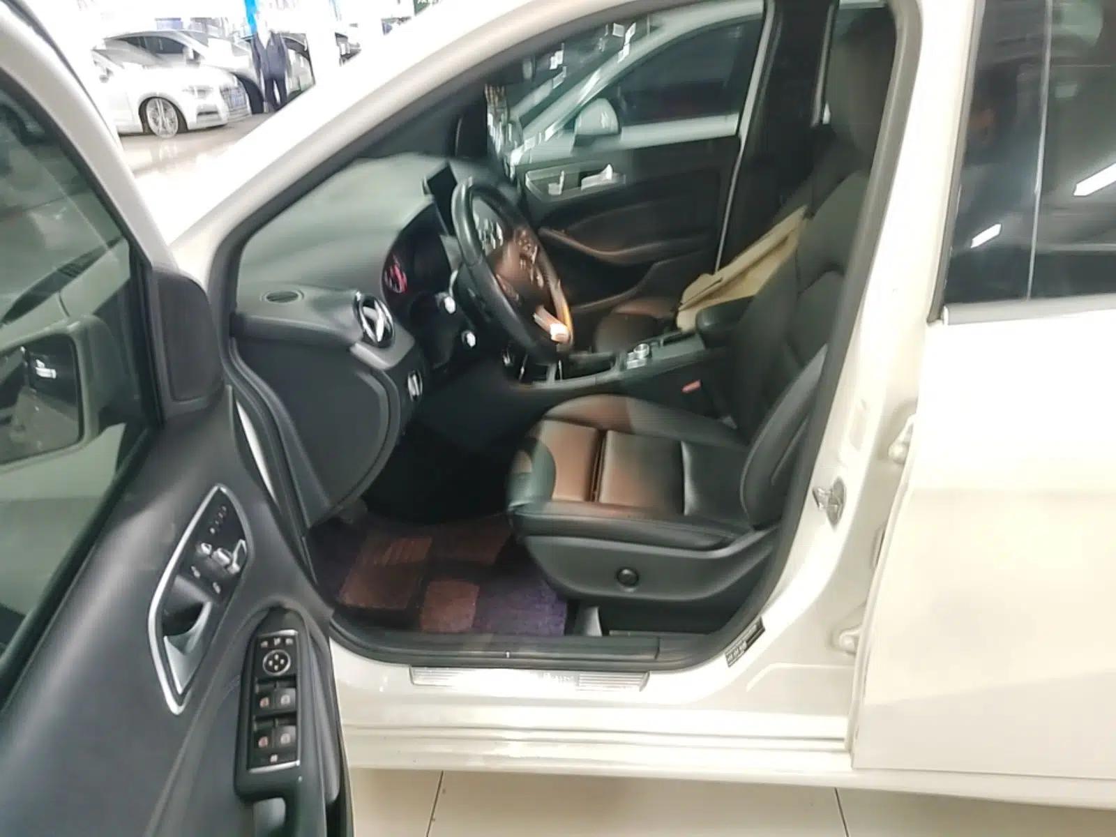 Mercedes-Benz B-Class 2018 B 200 Fashion Model — миниатюра 18