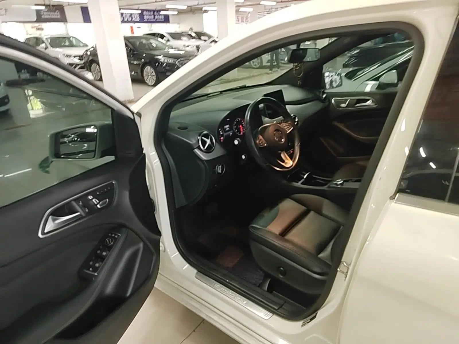 Mercedes-Benz B-Class 2018 B 200 Fashion Model — миниатюра 19