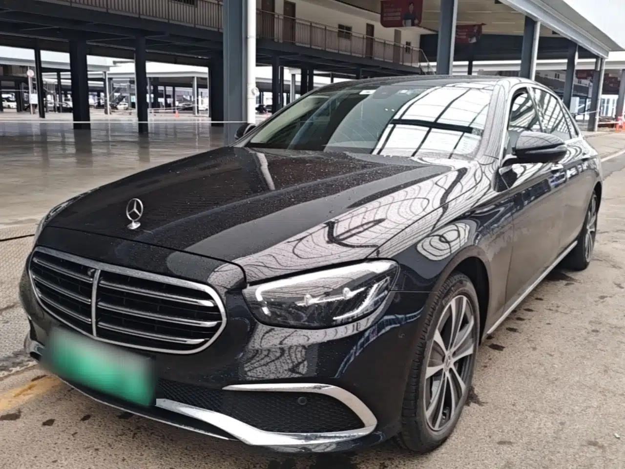 Mercedes-Benz E-Class New Energy 2023 E 350 e L Plug-in Hybrid Sedan — миниатюра 1
