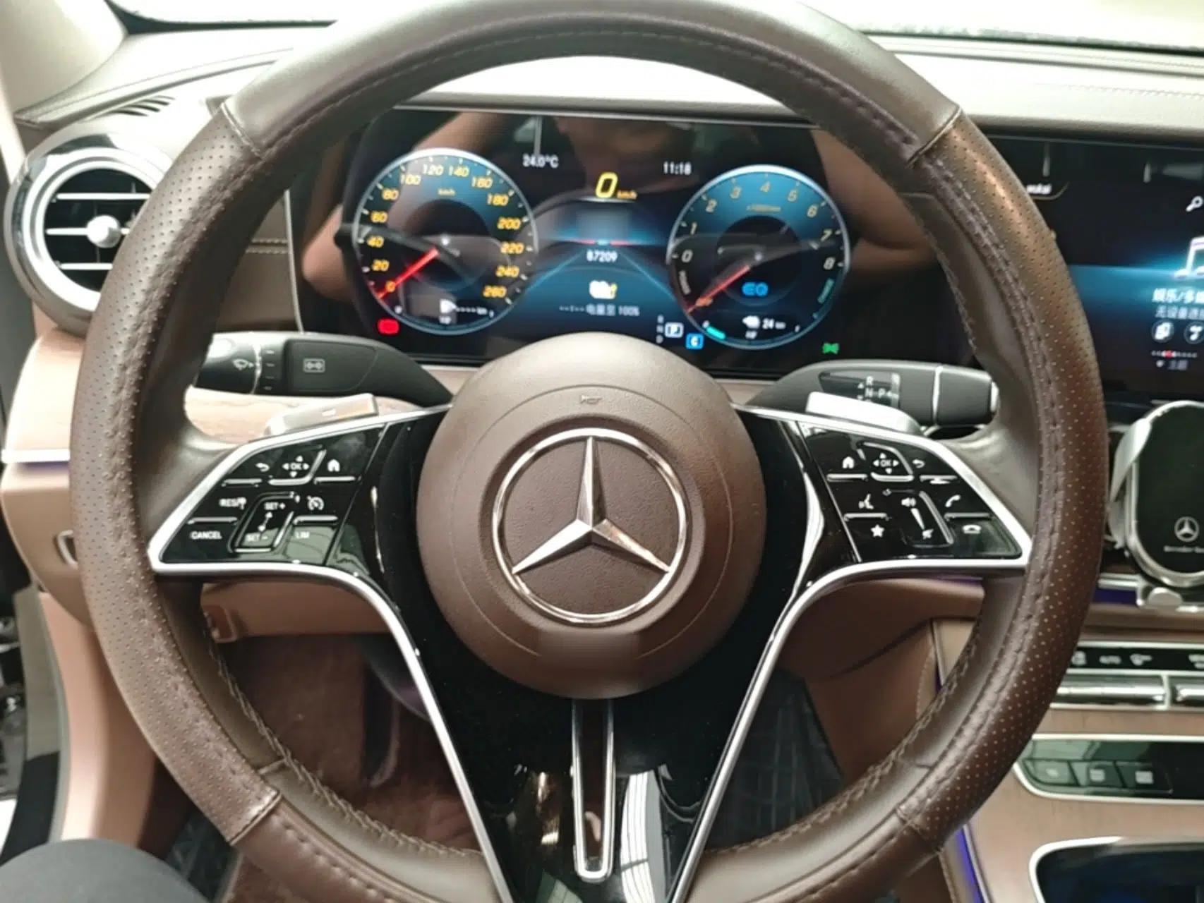 Mercedes-Benz E-Class New Energy 2023 E 350 e L Plug-in Hybrid Sedan — миниатюра 14