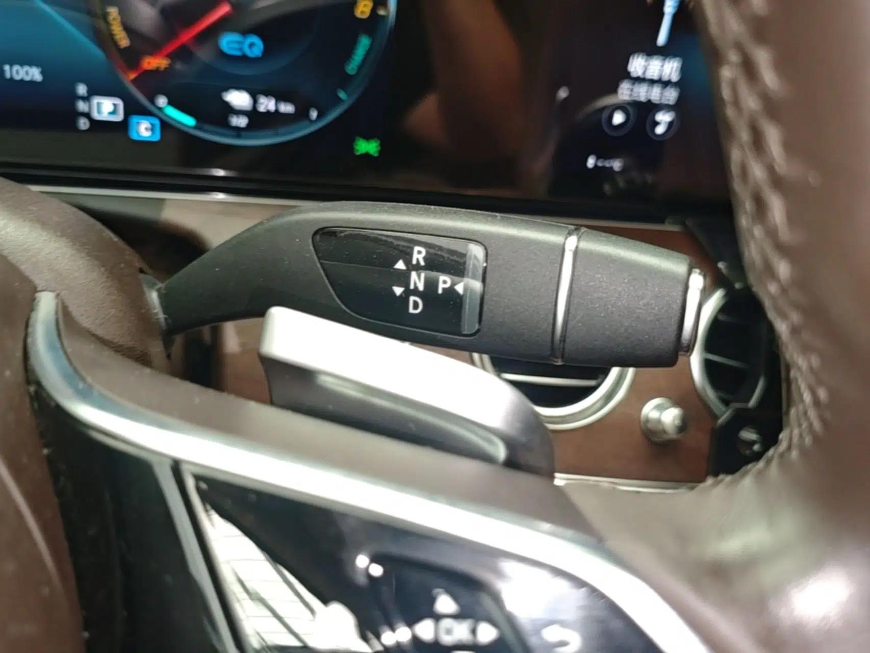Mercedes-Benz E-Class New Energy 2023 E 350 e L Plug-in Hybrid Sedan — миниатюра 17