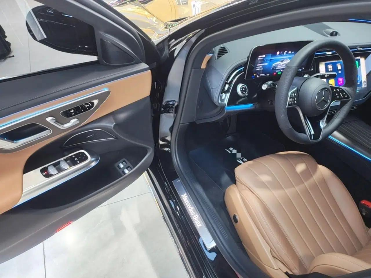 Mercedes-Benz E-Class New Energy 2024 E 350 e L Plug-in Hybrid Sedan — миниатюра 18