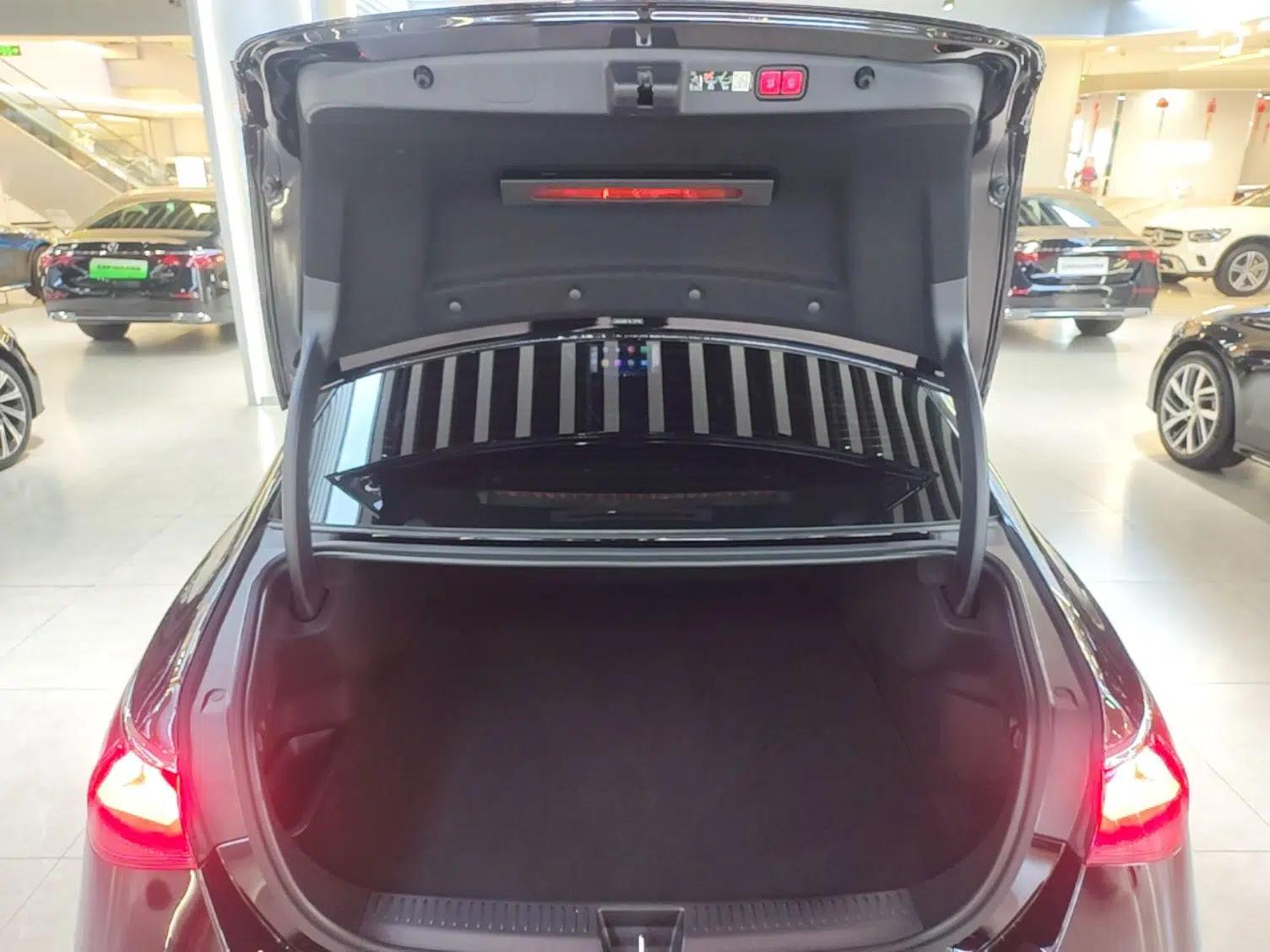 Mercedes-Benz E-Class New Energy 2024 E 350 e L Plug-in Hybrid Sedan — миниатюра 21