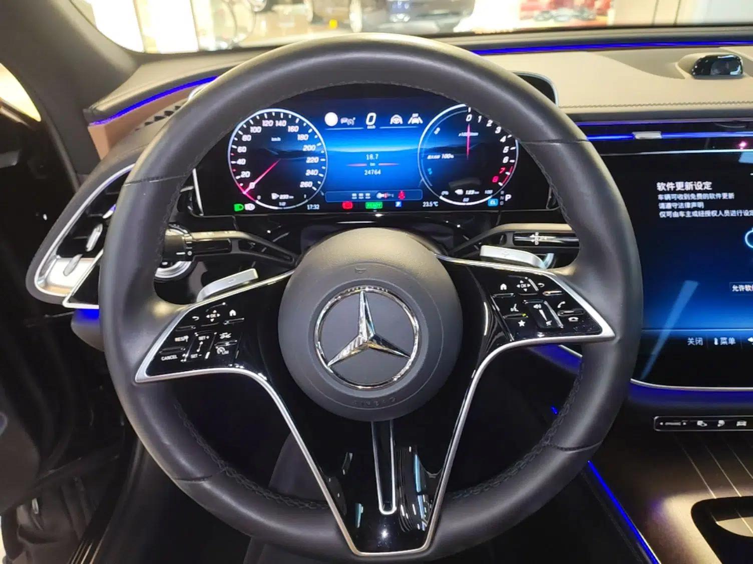 Mercedes-Benz E-Class New Energy 2024 E 350 e L Plug-in Hybrid Sedan — миниатюра 13