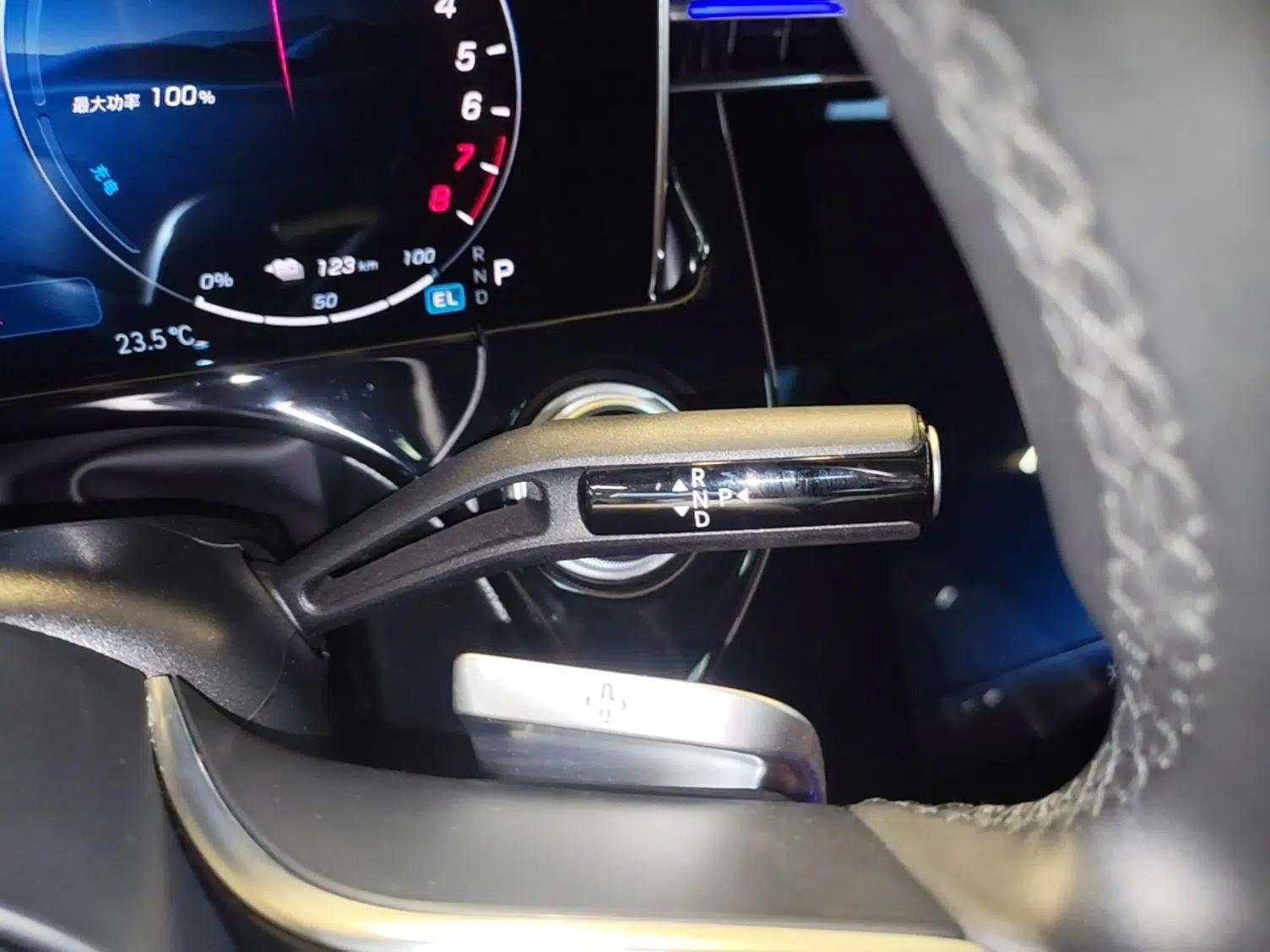 Mercedes-Benz E-Class New Energy 2024 E 350 e L Plug-in Hybrid Sedan — миниатюра 16