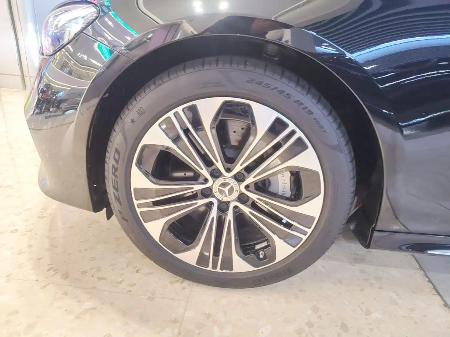 Mercedes-Benz E-Class New Energy 2024 E 350 e L Plug-in Hybrid Sedan — миниатюра 9
