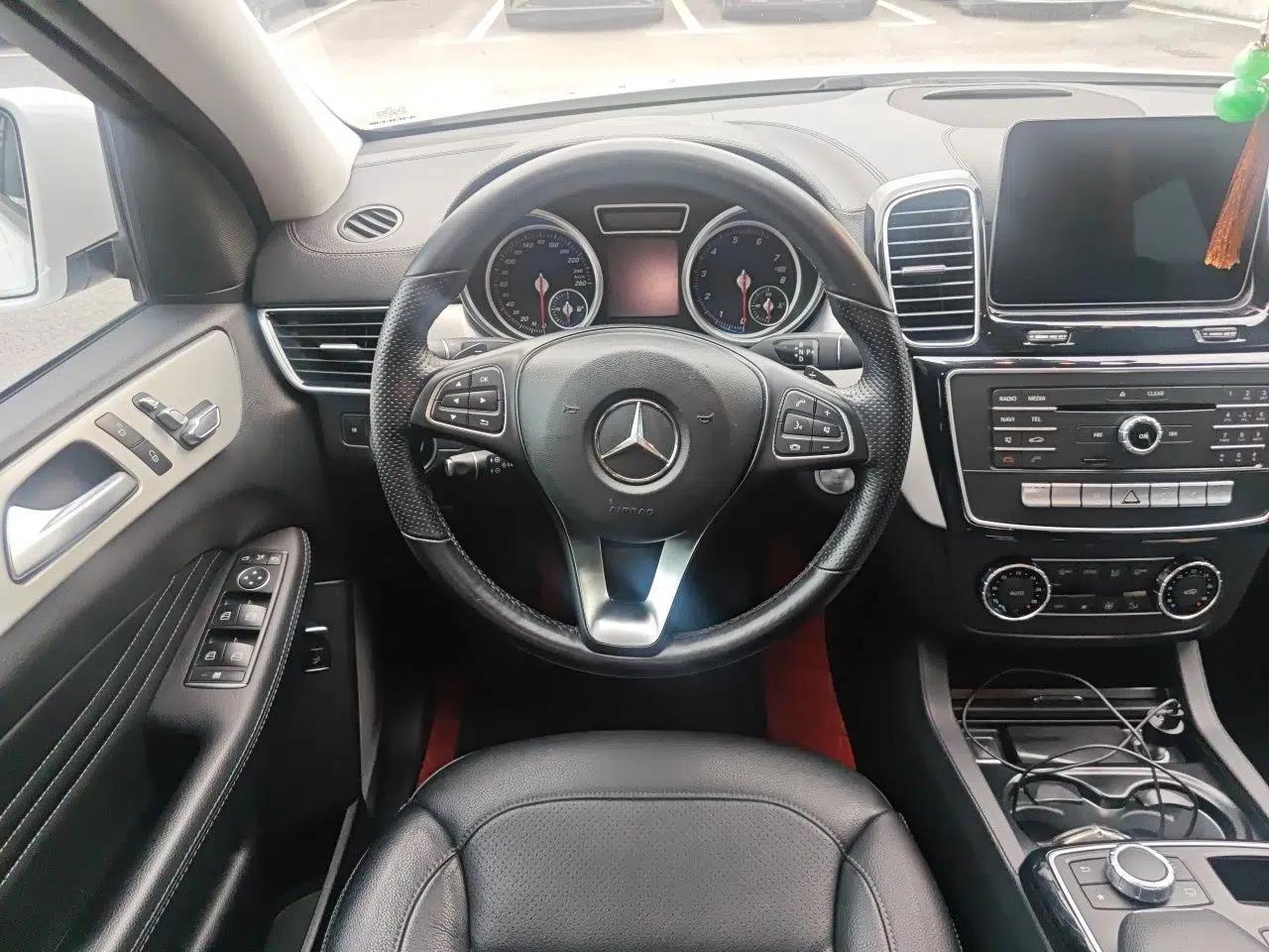 Mercedes-Benz GLE Coupe 2015 GLE 320 4MATIC Coupe SUV — миниатюра 11