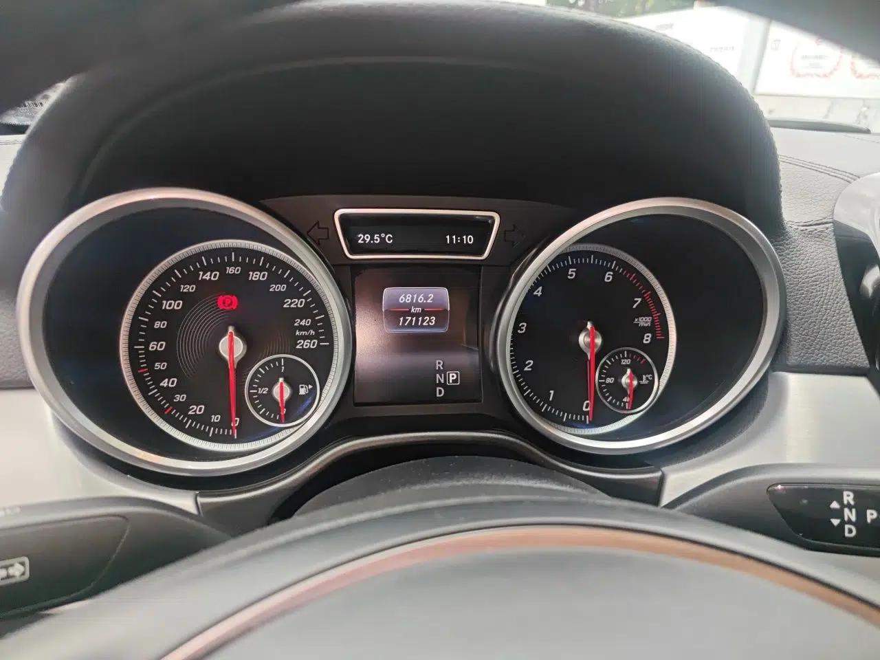 Mercedes-Benz GLE Coupe 2015 GLE 320 4MATIC Coupe SUV — миниатюра 12