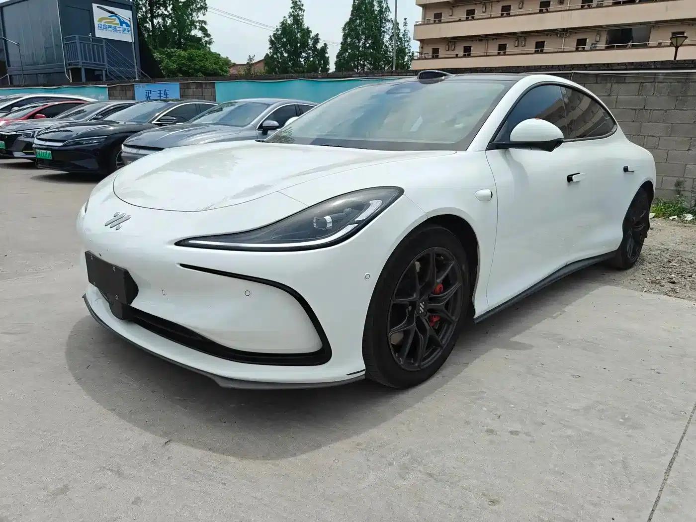 Zhiji L6 2024 Max Standard Edition — миниатюра 1