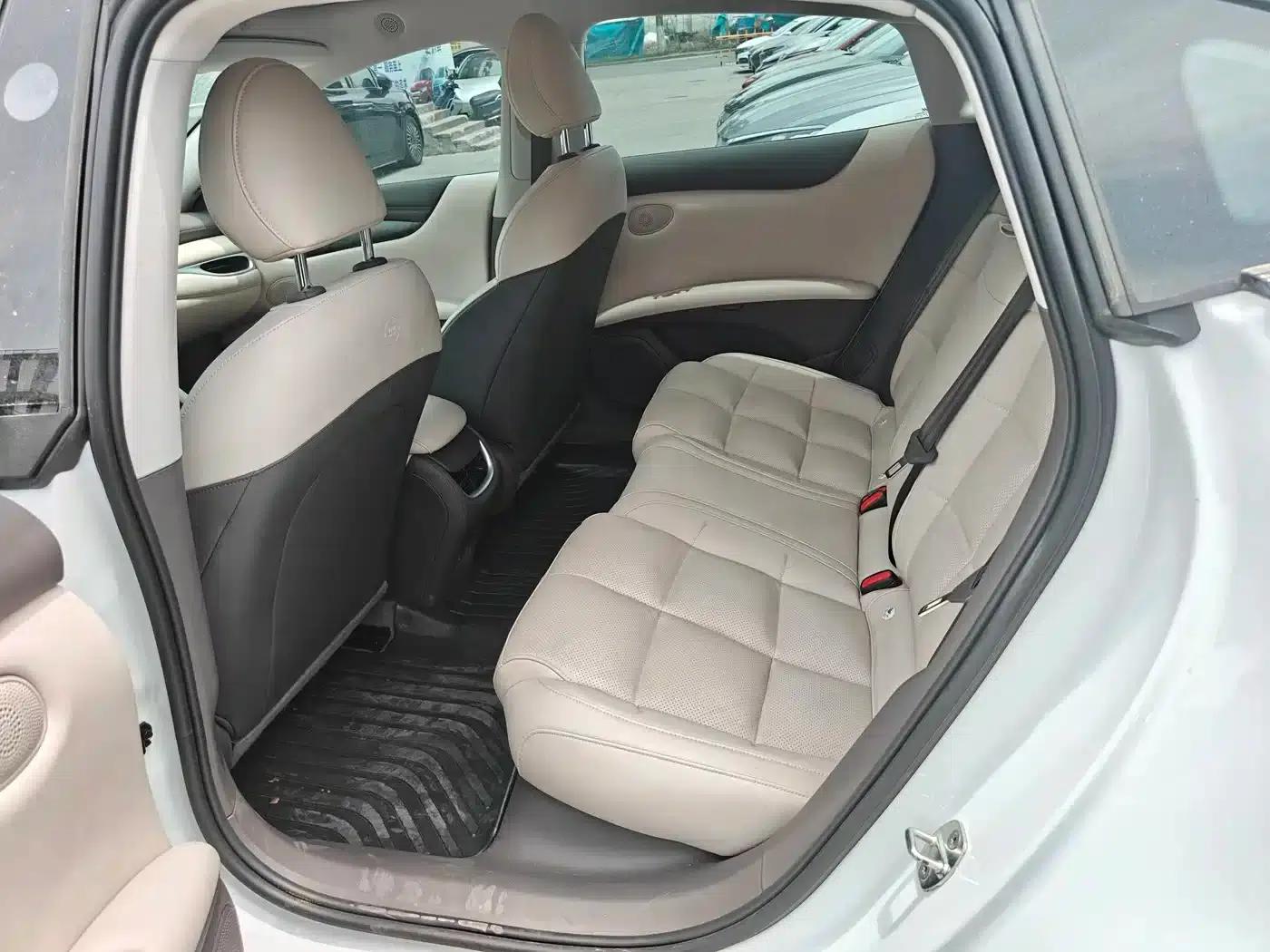 Zhiji L6 2024 Max Standard Edition — миниатюра 5