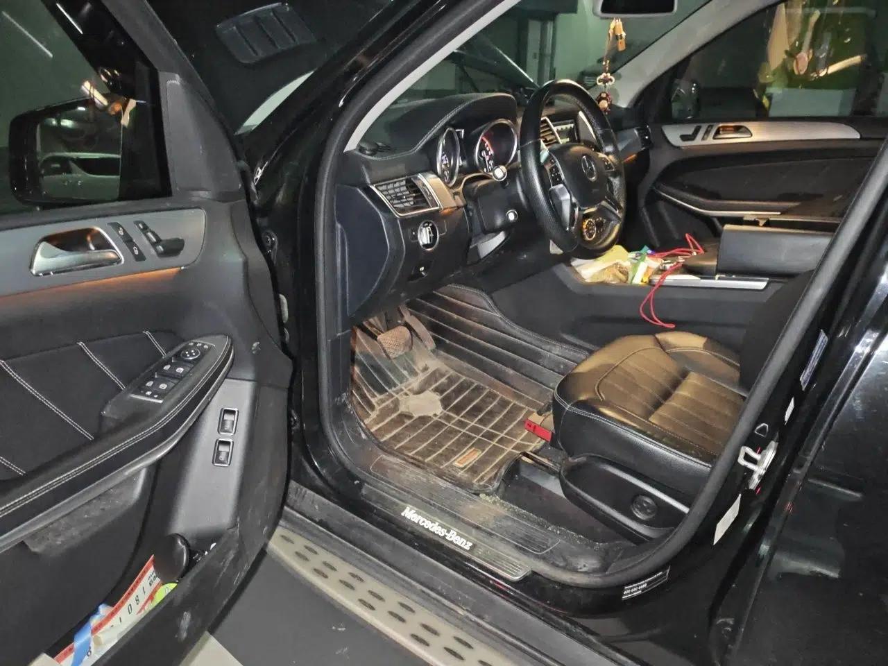 Mercedes-Benz GL-Class 2014 GL 400 4MATIC Dynamic Model — миниатюра 17