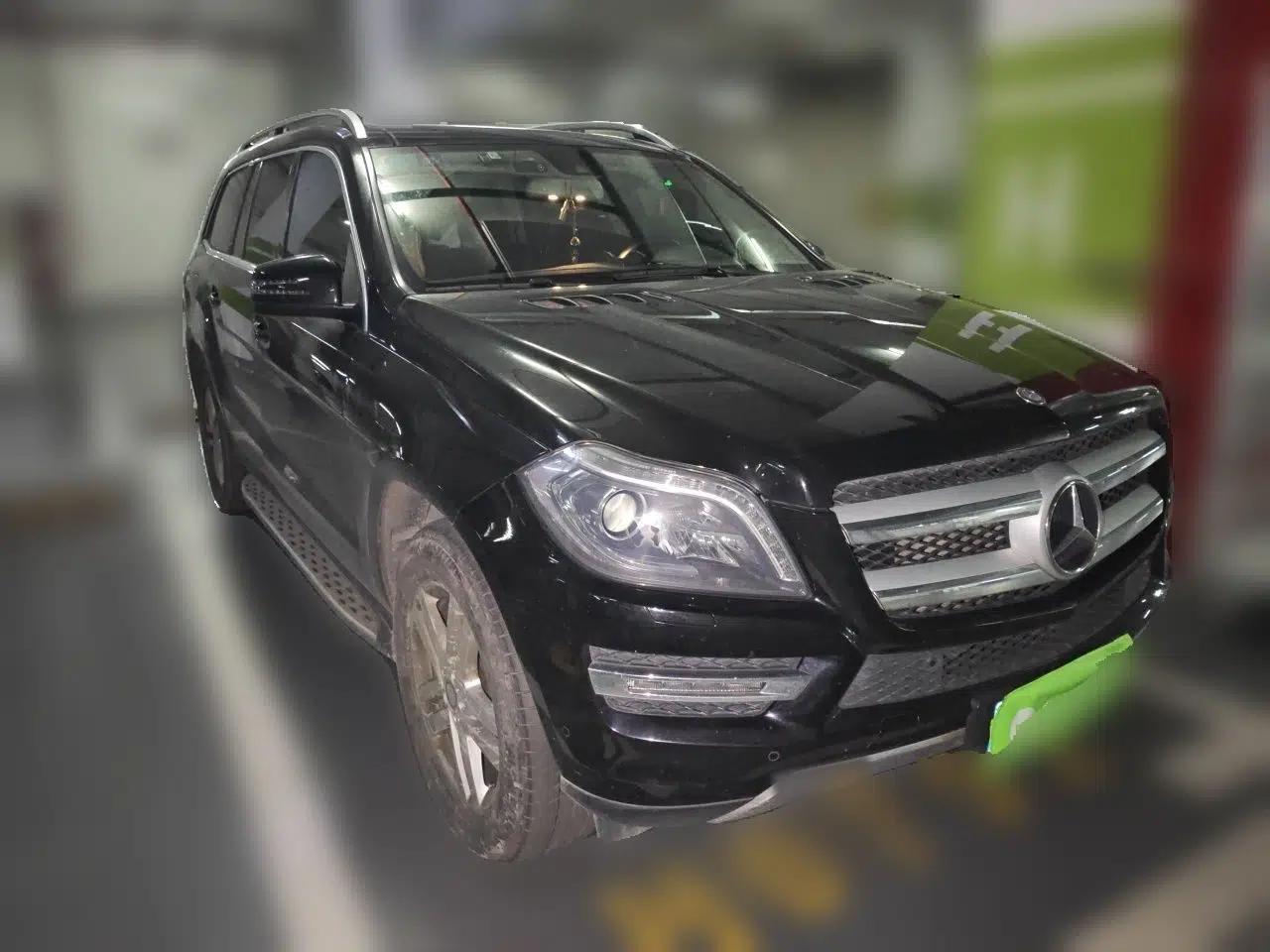 Mercedes-Benz GL-Class 2014 GL 400 4MATIC Dynamic Model — миниатюра 3
