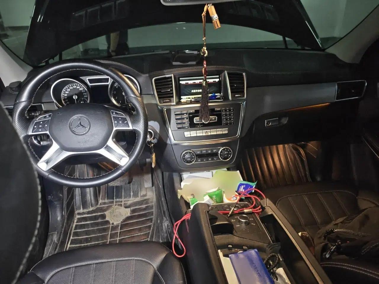 Mercedes-Benz GL-Class 2014 GL 400 4MATIC Dynamic Model — миниатюра 10