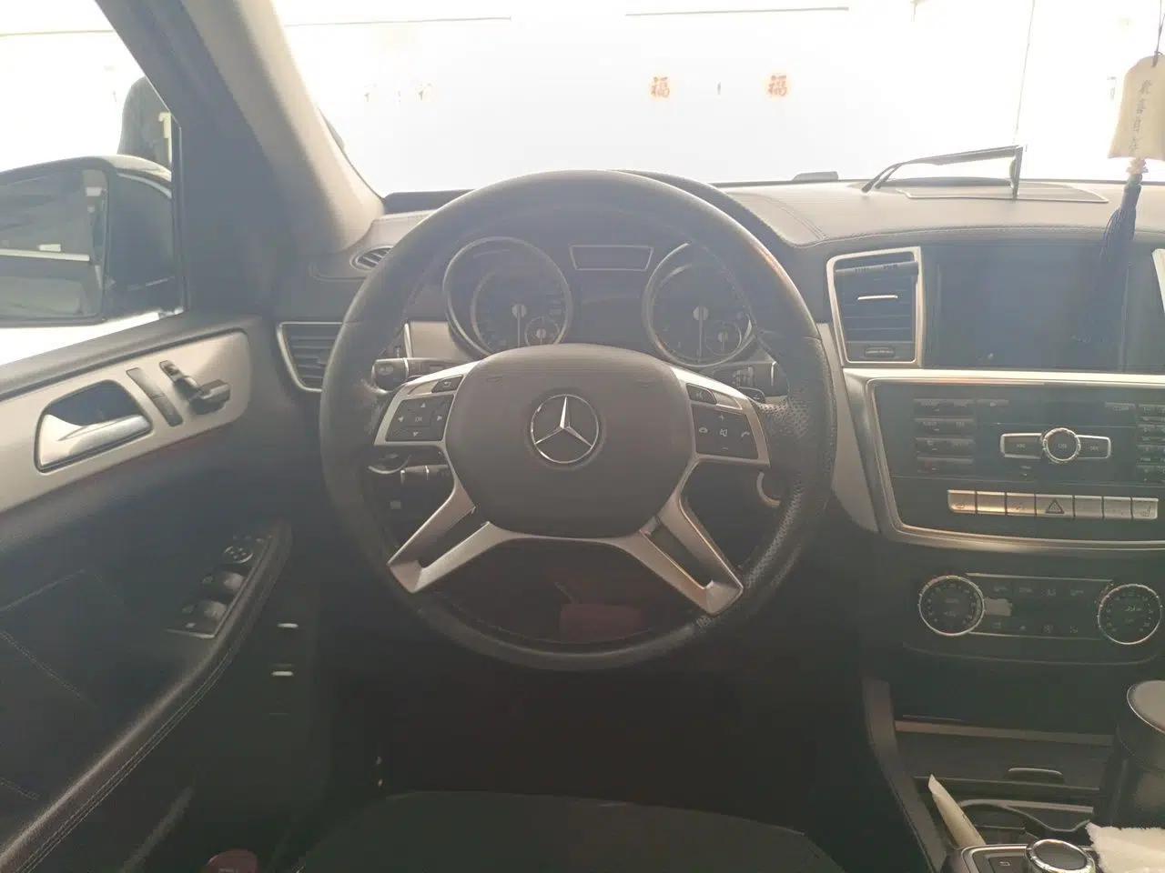 Mercedes-Benz GL-Class 2015 GL 400 4MATIC Dynamic Model — миниатюра 11