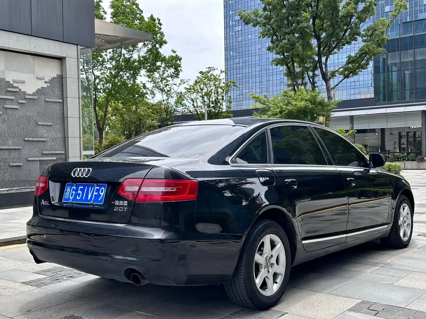 Audi A6L 2011 2.0 TFSI Automatic Standard Edition — миниатюра 4