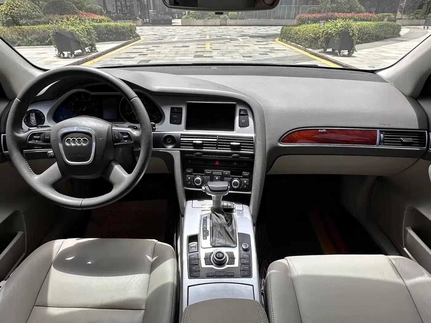 Audi A6L 2011 2.0 TFSI Automatic Standard Edition — миниатюра 8