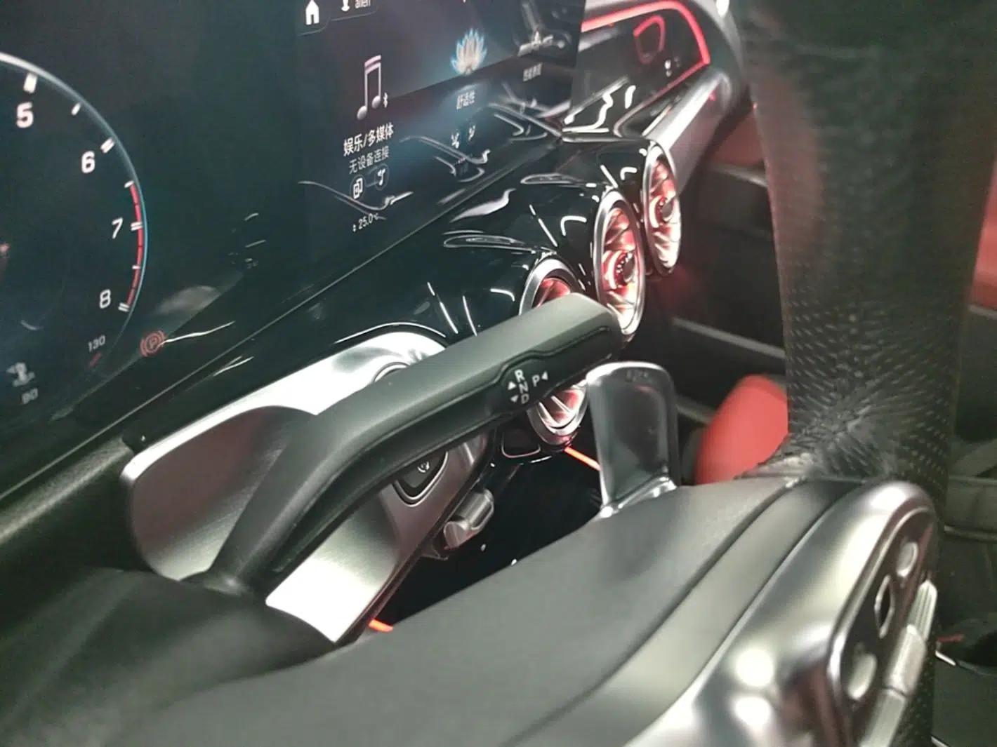 Mercedes-Benz GLB AMG 2022 AMG GLB 35 4MATIC — миниатюра 16